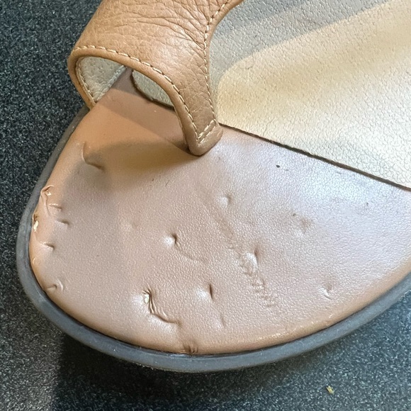 Nude Vionic Sandals - Picture 3 of 7